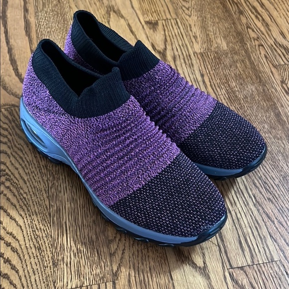 Hyper Memory Foam Shoes - Sleek Purple and Black Sneakers for Everyday Comfort